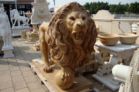Large concrete roaring garden lion statues for sale