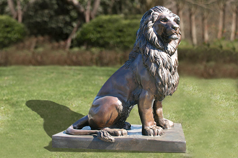 Outdoor Life-Size Bronze Sitting Lion Statue Garden Decor for Sale