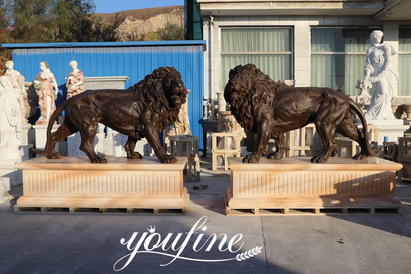 Antique Bronze Lion Statues Details